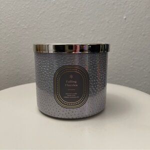 Bath & Body Works White Barn Falling Flurries 3-Wick Candle